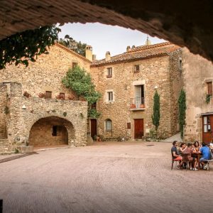 monells-4
